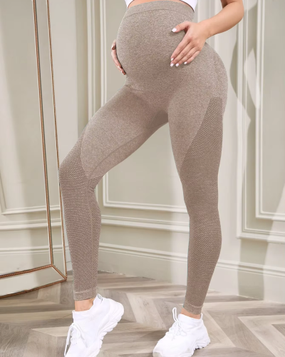 Pantalon yoga pour femme futur maman - mise en contexte - CHIC EN PANTALON